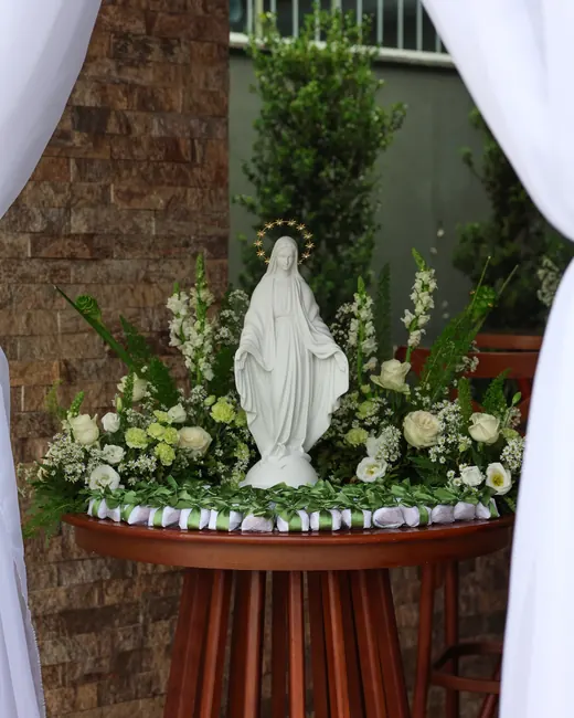 Detalhe de mesa de doces decorada